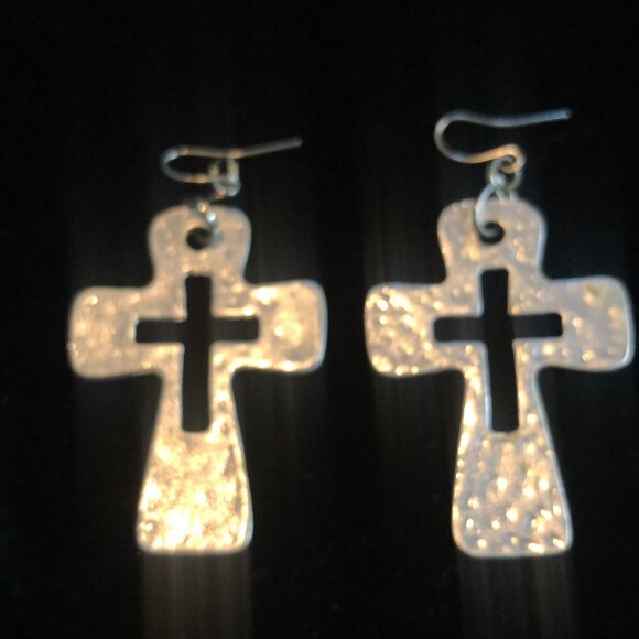 Rustic Hammered Cross Earrings – Silver Tone Dangle Boho Faith Western Style - Picture 1 of 3
